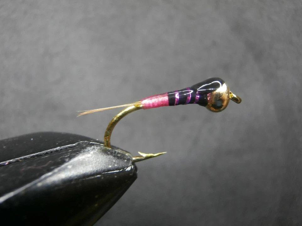 RIOYLAGOMOSCAS 3 PERDIGONES ROSA,NEGRO Y MORADO CABEZA TUNGSTENO PESCA MOSCA-(PER-152)