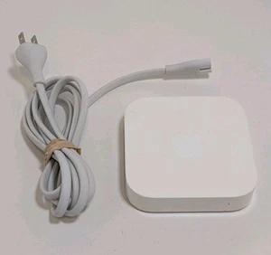 Apple AirPort Express Base Station (2nd Generation) A1392 White w/ Power Cord - Picture 1 of 4