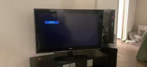 Faded LG 32" Class LCD 720p 60Hz 32CS460 - Picture 1 of 1
