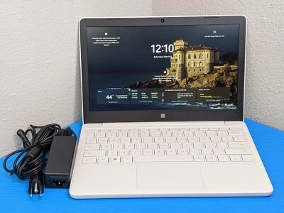 MS Surface Laptop SE 2016 11.6" 768p Celeron N4020 1.1GHz 4GB 64GB SSD +Charger - Image 1 of 4