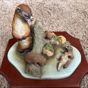 BEAVER THE FIRST DIP DARLING STATUE FRON ENGLAND WALNUT BASE STUNNING! - Picture 1 of 6