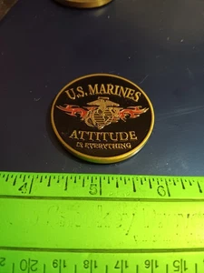 Moneda Desafío USMC- La Actitud Lo Es Todo Marines de los Estados Unidos (25-1731) - Imagen 1 de 2