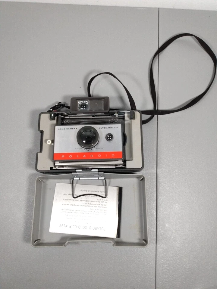 Cámara instantánea Polaroid Land automática 104 vintage PARA REPUESTOS O REPARACIÓN Foto 1 de 4