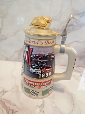 Budweiser 1997 50 aniversario NASCAR piedra de cerveza con tapa. Nuevo sin caja Foto 1 de 4