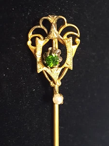Prendedor de palo ALLCO antiguo renacimiento victoriano GF piedra verde imitación perla ornamentado - Imagen 1 de 11