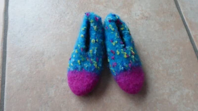 Filzhausschuhe,Filzpuschen handgestrickt und gefilzt Gr. 18 - Bild 1 von 2