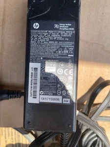 Genuine 90W HP AC DC Adapter 19V 4.74A Model PPP012L-E 608428-001 OEM Charger - Picture 1 of 2