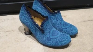 JOHN FLUEVOG Baroque Bernini Blue Paisley Silver Heels Shoes 7.5 - Picture 1 of 6