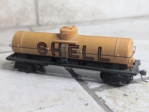 Vtg HO Scale Tyco SHELL OIL GAS Tanker Car RAILROAD TRAIN MODEL Toy Petroleum - Picture 1 of 5