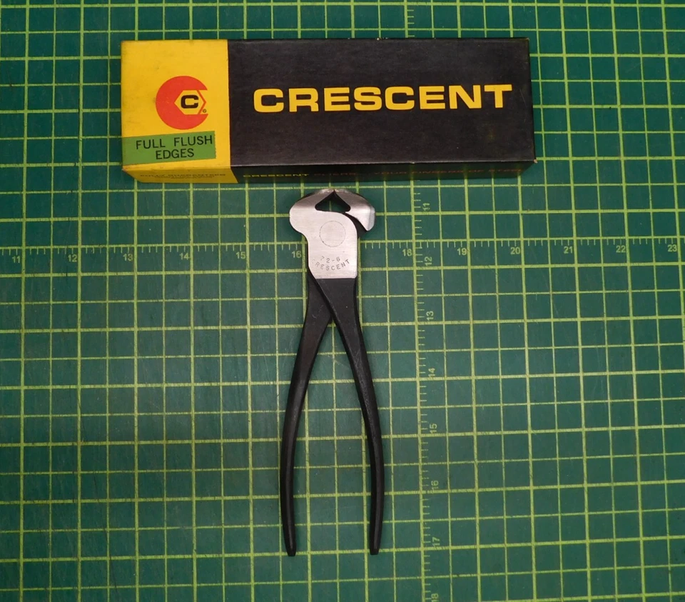 Alicate de corte de extremo media luna vintage de 7" n.º 72 con caja hecha en USA Foto 1 de 4