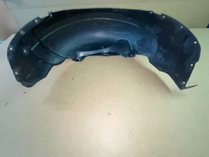 Guardabarros interior rueda trasera derecha Corvette 84,85 con lengüeta - Imagen 1 de 12