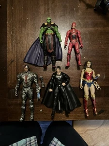DC Figuren ~ lose ~ Mattel Multiverse Cyborg The Green Guy, Flash Superman Wo - Bild 1 von 2