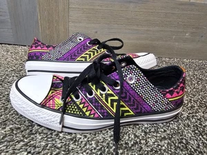 Zapatillas Converse coloridas talla 7 para mujer - Imagen 1 de 5