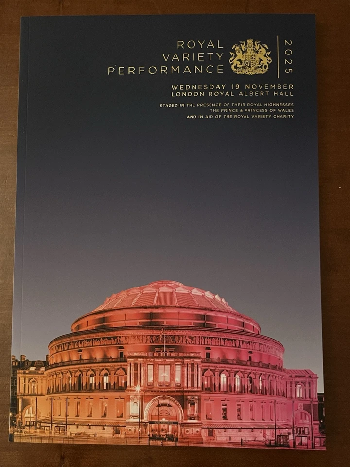 2025 ROYAL VARIETY PROGRAMME - PRINCE WILLIAM & KATE MIDDLETON - PADDINGTON -NEW - Image 1 of 1