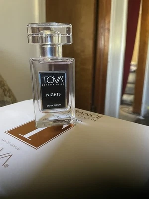 perfume tova nights Foto 1 de 2