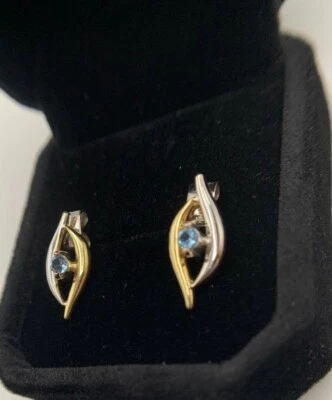 0.750 18k 2 色金色/带蓝色黄玉耳环。免费礼品盒(349 美元价值) — 第 1/4 张图片