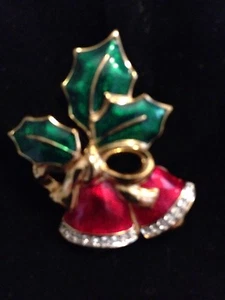 Swarovski Brosche Weihnachtsglocken & Stechpalme Anstecknadel signiert - SCHÖN! - Neu - Bild 1 von 1