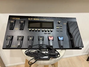 Boss GT-100 Multi-Effekt-Effektpedal für Gitarre mit Netzadapter Test abgeschlossen - Bild 1 von 6