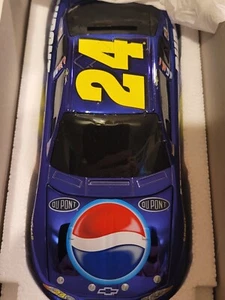 ACTION JEFF GORDON #24 DUPONT/PEPSI/TALLADEGA 2002 NASCAR 1:24 "BANK" UNTOUCHED - Picture 1 of 9