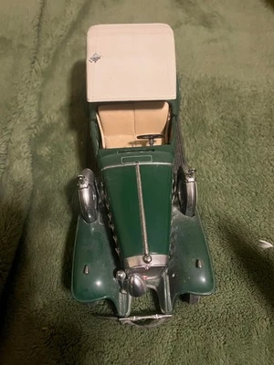 Danbury Mint 1932 Cadillac V-16 Sport - Image 1 of 2