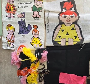 Kit de muñeca de punta de aguja Flintstone's Pebbles 1973 súper raro Hanna-Barbera 15"x10" - Imagen 1 de 9