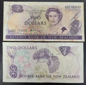 1981 New Zealand 2 Dollars BANKNOTE Circulated - Picture 1 of 1