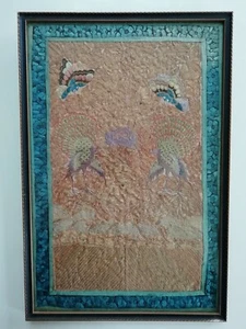 ANTIQUE 19TH CENTURY CHINESE SILK EMBROIDERED GOLD GROUND PEACOCK TEXTILE PANEL - Picture 1 of 12