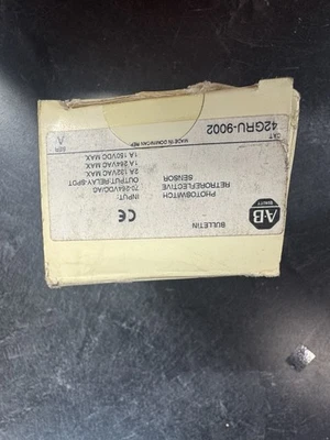 Allen Bradley 42GRU-9002 Ser. A Photoswitch Photoelectric Sensor - Image 1 of 4