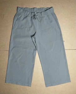 Lululemon Pants Women Size 10 On The Fly Wide Leg 7/8 Woven Green Athleisure - Picture 1 of 5