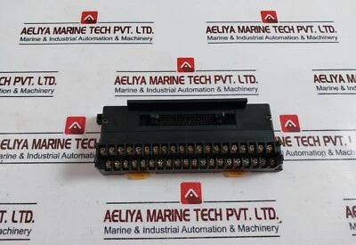 YOSHIDA ELECTRIC PS7D-40V4 Applicable Wire Terminal Block 125V 1A - Image 1 of 4