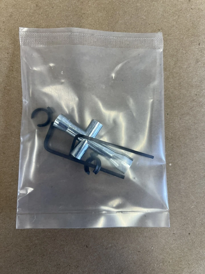 Traxxas TRX4M 1/18 Scale Land Rover Defender Tools - Image 1 of 1