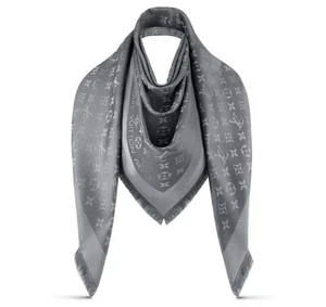 LOUIS VUITTON Monogram Shine Shawl in lurex Franged scarf 140cm/56in - Unisex - Picture 1 of 14