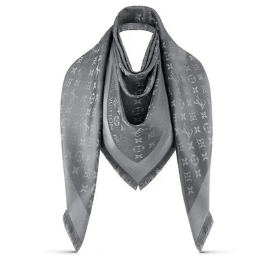 LOUIS VUITTON Monogram Shine Shawl in lurex Franged scarf 140cm/56in - Unisex - Image 1 of 4