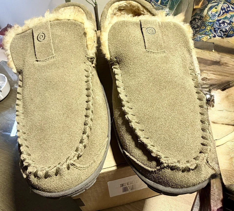 Zapatillas de casa Clarks para hombre mocasín de piel de oveja interior exterior tostado talla 10 AMPLIO  Foto 1 de 4