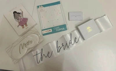 The Ring Box Paquete Nupcial Velo Decoración de Pasteles Máscara de Ojos Faja y Tarjetas de Deseos  Foto 1 de 4