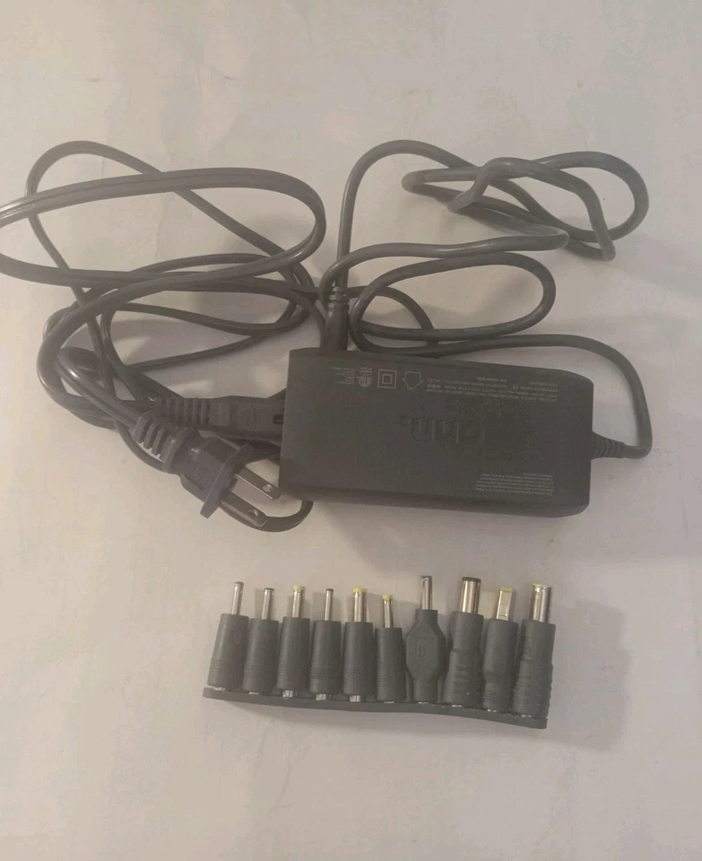 Cargador universal para portátil onn 90W con 10 puntas intercambiables - SIN CAJA Foto 1 de 1