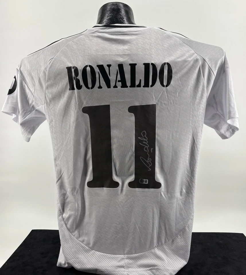 Ronaldo Nazario Signed Real Madrid Jersey Beckett COA - Image 1 of 1