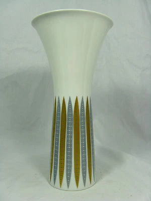 Well shaped  70´s design Fürstenberg Porzellan porcelain vase  1323 / 3  23 cm - Bild 1 von 4