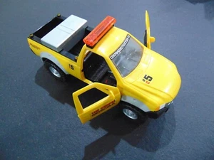 1999 LANARD THE CORPS CONSTRUCTION CO. YELLOW PICK-UP TRUCK 3 3/4" FIGURES RARE - Picture 1 of 10