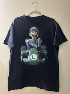 Camiseta Oficial Mario Kart 8 Racing Luigi Negra Estampado Gráfico Hombre’s Talla Grande - Imagen 1 de 7