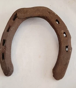 Antique Primitive Iron Metal Horseshoes Lucky Rusty Rustic Rare Horse Shoe 6x5.5 - Picture 1 of 5