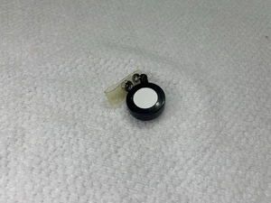 Porta Insignias Retráctil con Clip para Cinturón y Correa - Imagen 1 de 2