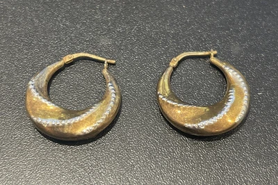 Mom Jordan 10k желтое золото заполненное текстурированный серьги-кольца, двухцветный - Изображение 1 из 4