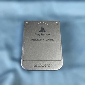 Scheda di memoria SONY PlayStation edizione limitata argento brillante 15 blocchi buona - Foto 1 di 24