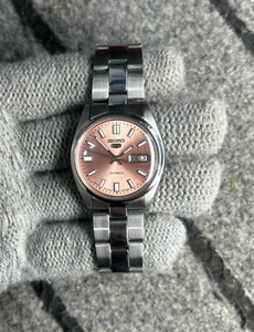Seiko 5 Automatic Salmon Dial Men's Wrist Watch 7009 - Picture 1 of 9