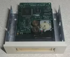Seagate Unità a nastro interna 5,25 pollici STT28000N Hornet - Foto 1 di 6