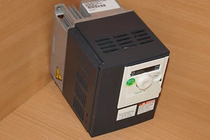 Convertidor de frecuencia Schneider Telemecanique Altivarv312 0,75 kW/1HP, 380V/500V ATV - Imagen 1 de 3