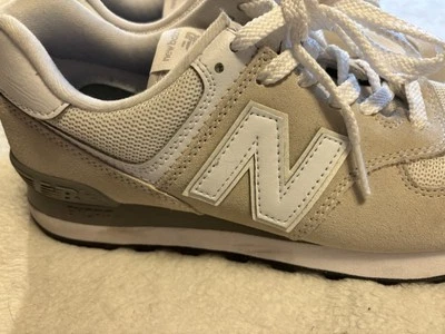 Talla 8.5 - New Balance 574 Clásico Beige W Foto 1 de 4