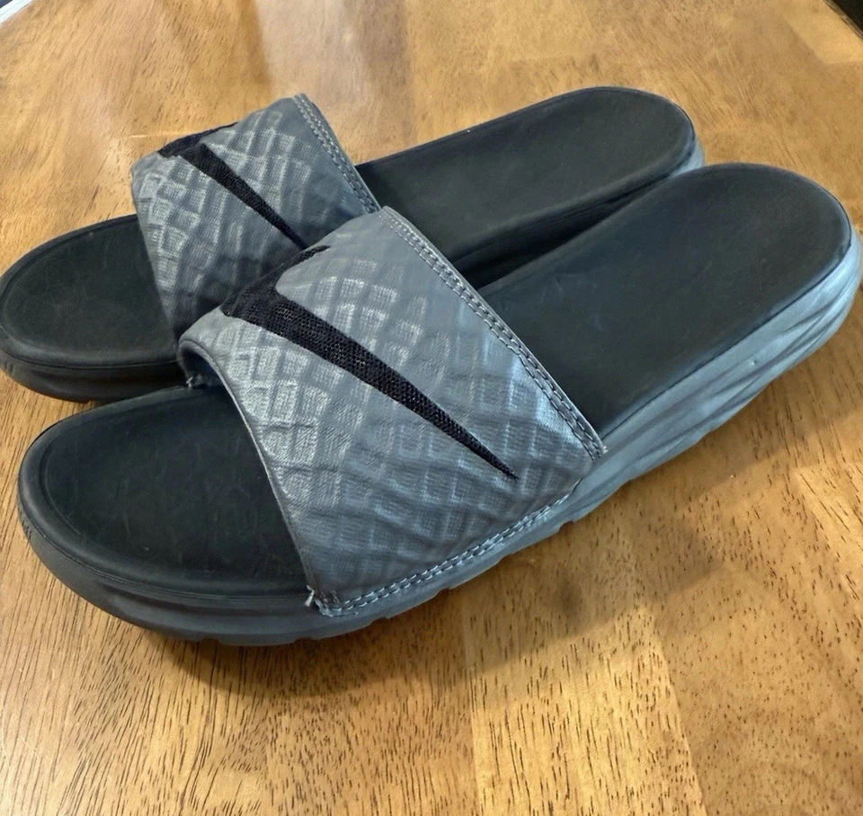 Sandalias Nike Benassi Solarsoft para hombre talla 8 gris negro 705474-090 Foto 1 de 4