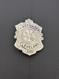 Veraltetes Vintage Cleveland Ohio Fire Department Feuerwehrmann Abzeichen Blackinton - Bild 1 von 5